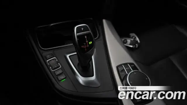 BMW 4 Series 2018 — Şəkil 17/20
