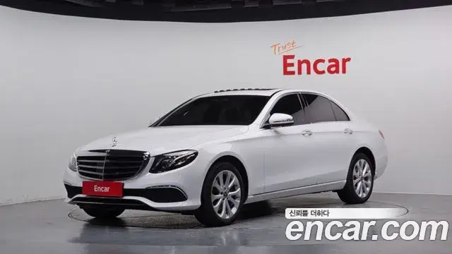 Mercedes-Benz E-Class 2020 — Photo 6/20