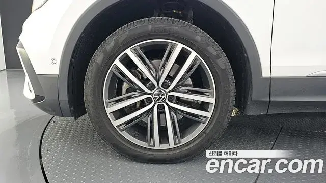 Volkswagen Tiguan Allspace 2022 — Photo 12/20