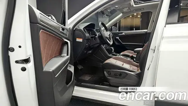 Volkswagen Tiguan Allspace 2022 — Photo 7/20
