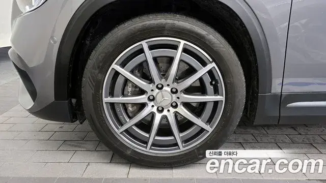 Mercedes-Benz GLA-Class 2021 — Фото 4/20