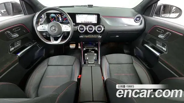 Mercedes-Benz GLA-Class 2021 — Фото 10/20