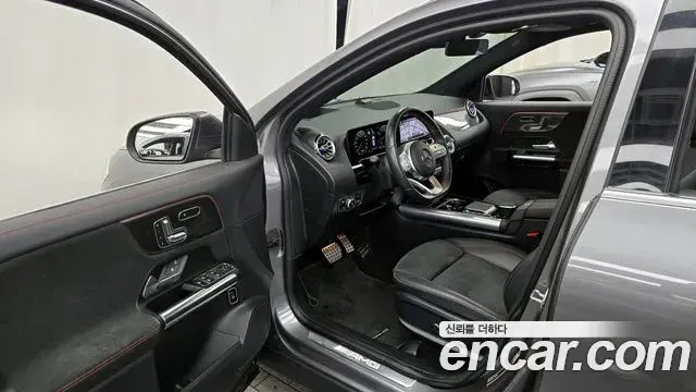 Mercedes-Benz GLA-Class 2021 — Фото 8/20
