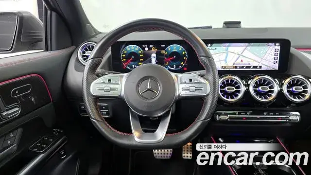Mercedes-Benz GLA-Class 2021 — Фото 13/20