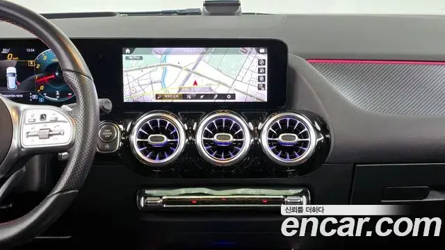 Mercedes-Benz GLA-Class 2021 — Фото 14/20