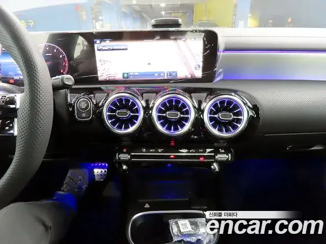 Mercedes-Benz CLA-Class 2025 — Фото 13/20