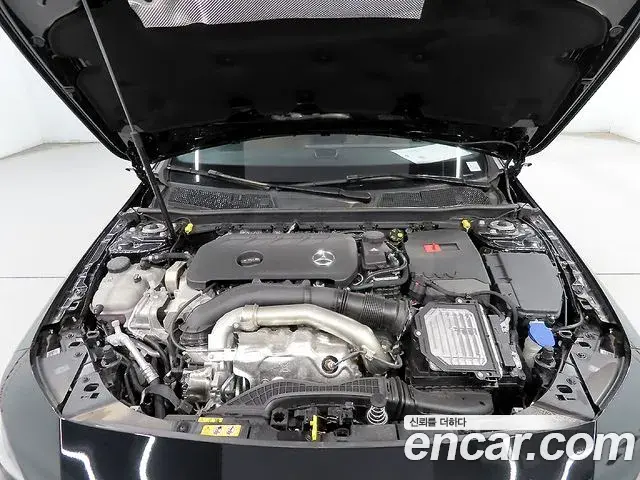 Mercedes-Benz CLA-Class 2025 — Фото 19/20
