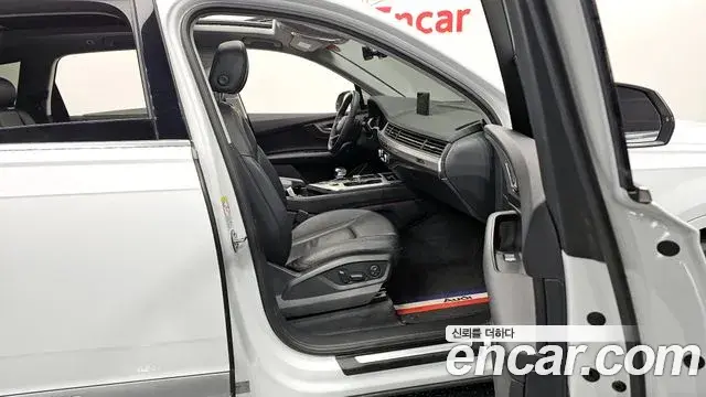 Audi Q7 2019 — ფოტო 20/20