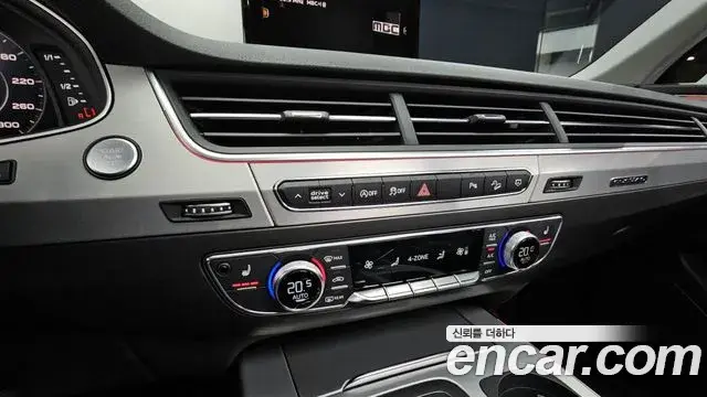 Audi Q7 2019 — ფოტო 2/20