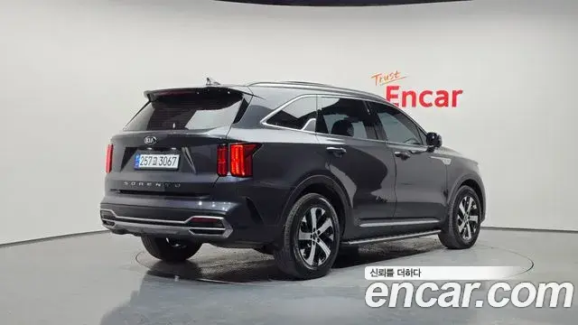 Kia Sorento 2021 — Фото 2/20