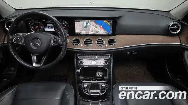 Mercedes-Benz E-Class 2018 — ფოტო 2/20