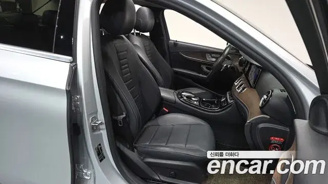 Mercedes-Benz E-Class 2018 — ფოტო 12/20