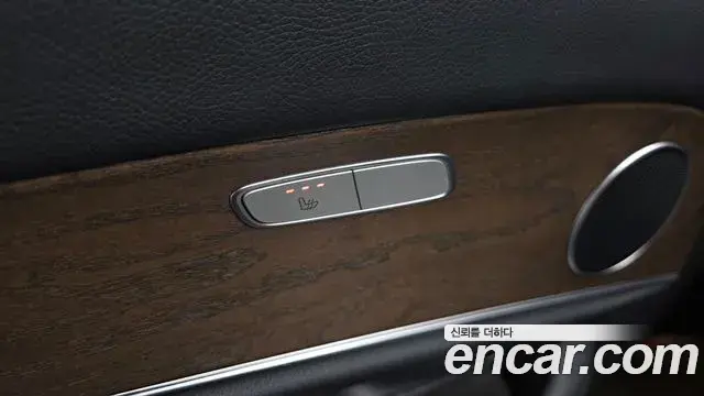 Mercedes-Benz E-Class 2018 — ფოტო 19/20