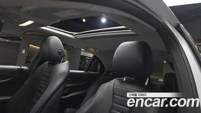 Mercedes-Benz E-Class 2018 — ფოტო 11/20