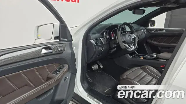 Mercedes-Benz GLE-Class 2019 — Фото 10/20