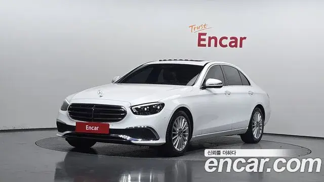 Mercedes-Benz E-Class 2021 — Фото 1/20