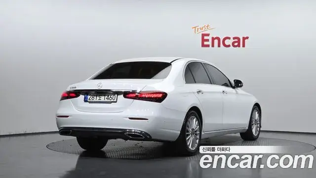 Mercedes-Benz E-Class 2021 — Фото 2/20