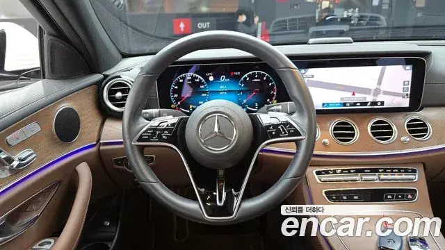Mercedes-Benz E-Class 2021 — Фото 13/20