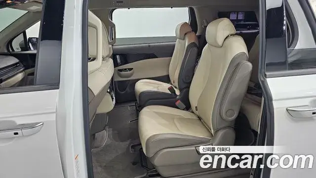 Kia Carnival 2022 — Фото 12/20