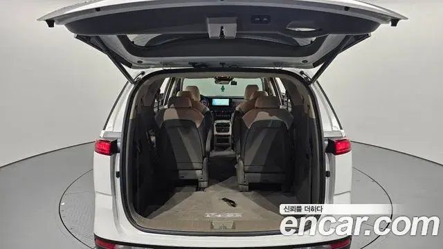 Kia Carnival 2022 — Фото 20/20
