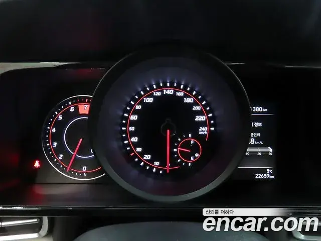 Hyundai The New Avante Hybrid 2022 — ფოტო 3/20