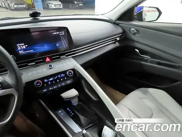 Hyundai The New Avante Hybrid 2022 — ფოტო 9/20