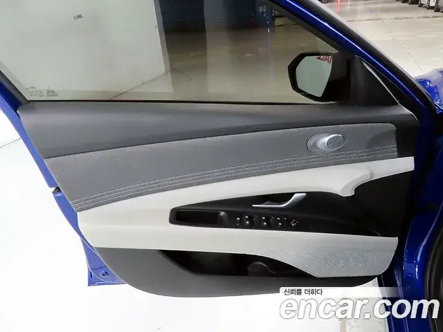 Hyundai The New Avante Hybrid 2022 — ფოტო 5/20