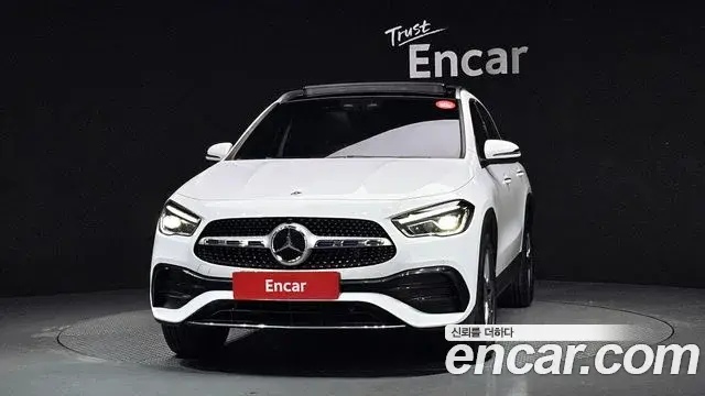 Mercedes-Benz GLA-Class 2022 — ფოტო 2/20