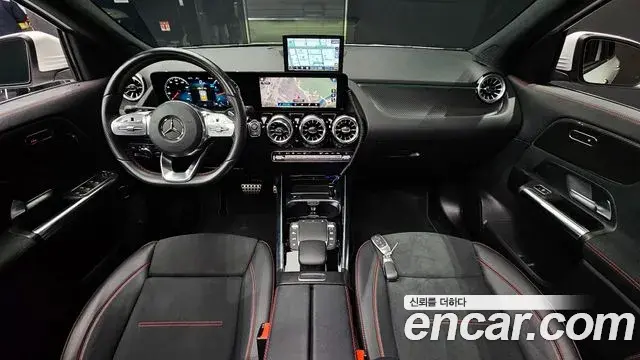 Mercedes-Benz GLA-Class 2022 — ფოტო 11/20