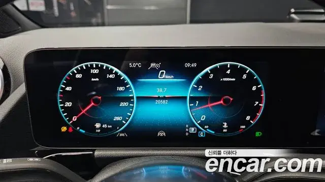 Mercedes-Benz GLA-Class 2022 — ფოტო 19/20
