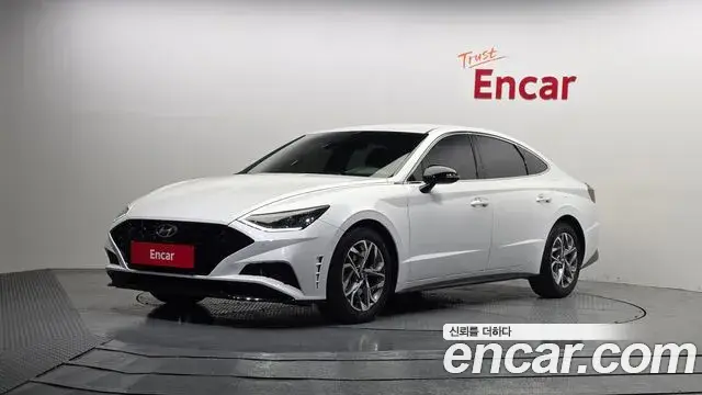 Hyundai Sonata Hybrid 2021 — Photo 1/19