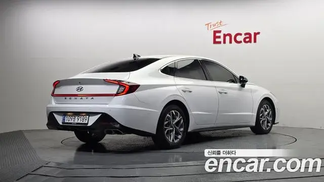 Hyundai Sonata Hybrid 2021 — Photo 8/19