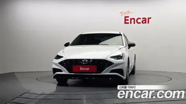 Hyundai Sonata Hybrid 2021 — Photo 17/19