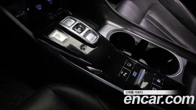 Hyundai Sonata Hybrid 2021 — Photo 10/19