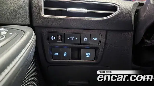 Hyundai Sonata Hybrid 2021 — Photo 2/19