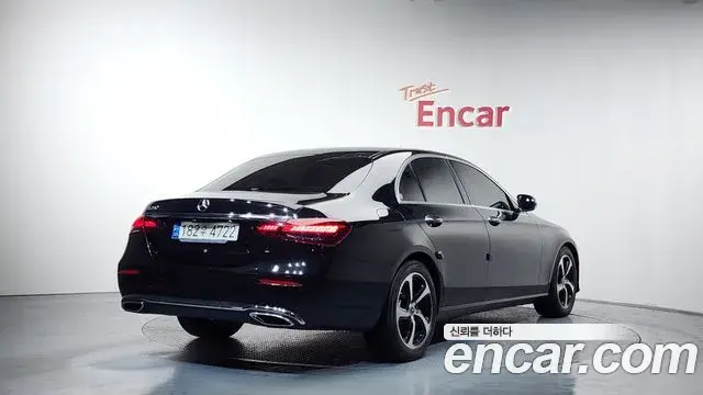 Mercedes-Benz E-Class 2020 — Фото 2/20