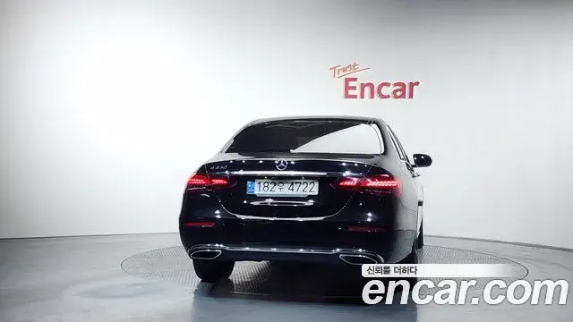Mercedes-Benz E-Class 2020 — Фото 4/20
