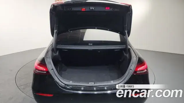 Mercedes-Benz E-Class 2020 — Фото 20/20