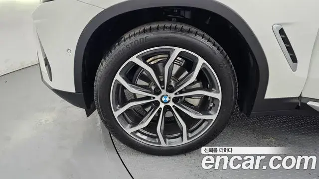 BMW X4 2025 — ფოტო 8/20