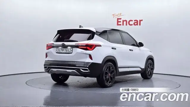 Kia Seltos 2019 — ფოტო 16/20