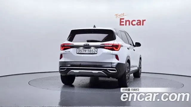 Kia Seltos 2019 — ფოტო 18/20