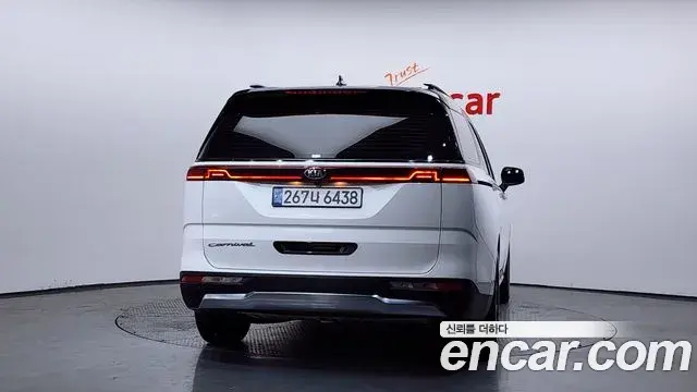 Kia Carnival 2021 — Photo 9/20