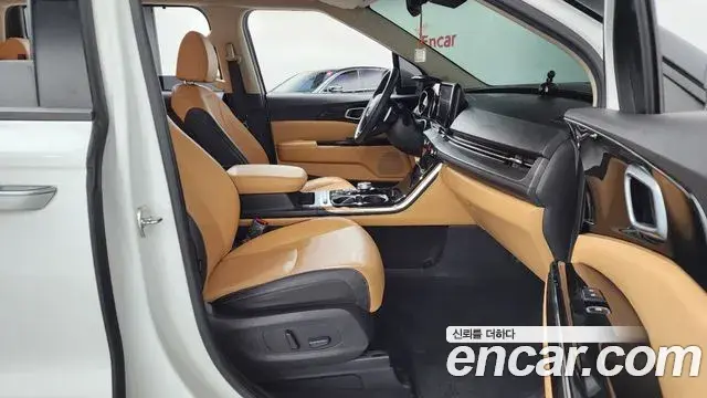 Kia Carnival 2021 — Photo 17/20