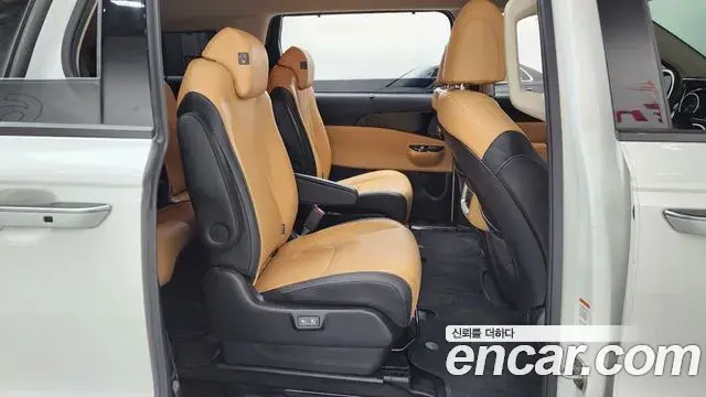 Kia Carnival 2021 — Photo 5/20