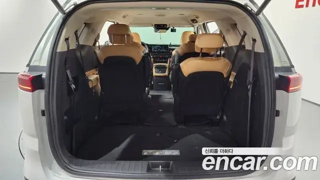 Kia Carnival 2021 — Photo 2/20