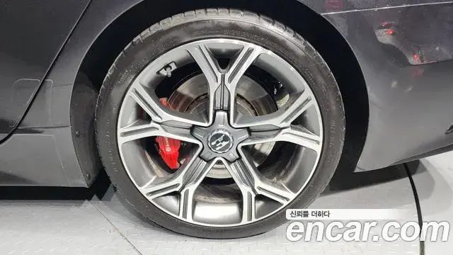 Kia Stinger 2018 — ფოტო 12/20