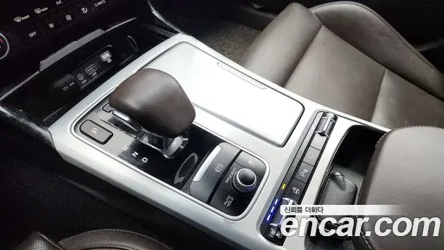 Kia Stinger 2018 — ფოტო 9/20