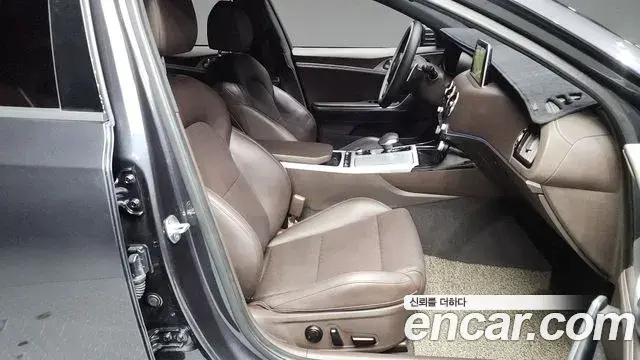 Kia Stinger 2018 — ფოტო 13/20