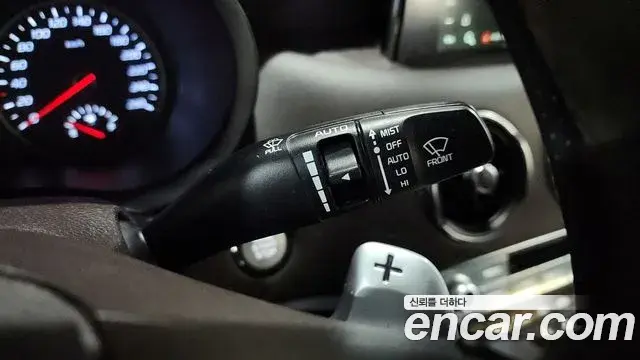 Kia Stinger 2018 — ფოტო 11/20