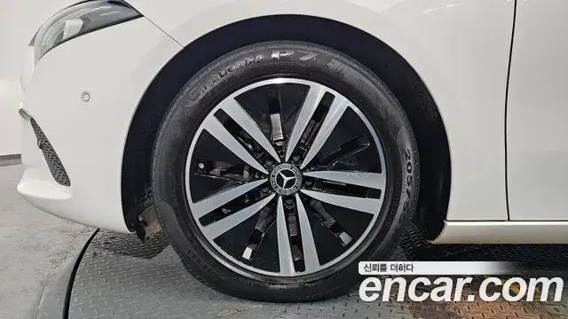 Mercedes-Benz A-Class 2021 — Photo 15/20